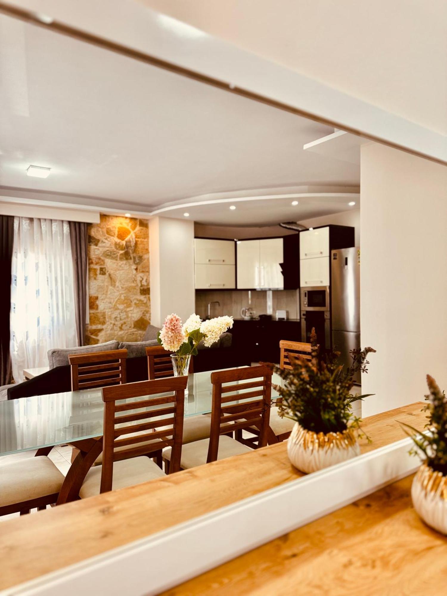 Villa Merkuri Химар Екстериор снимка