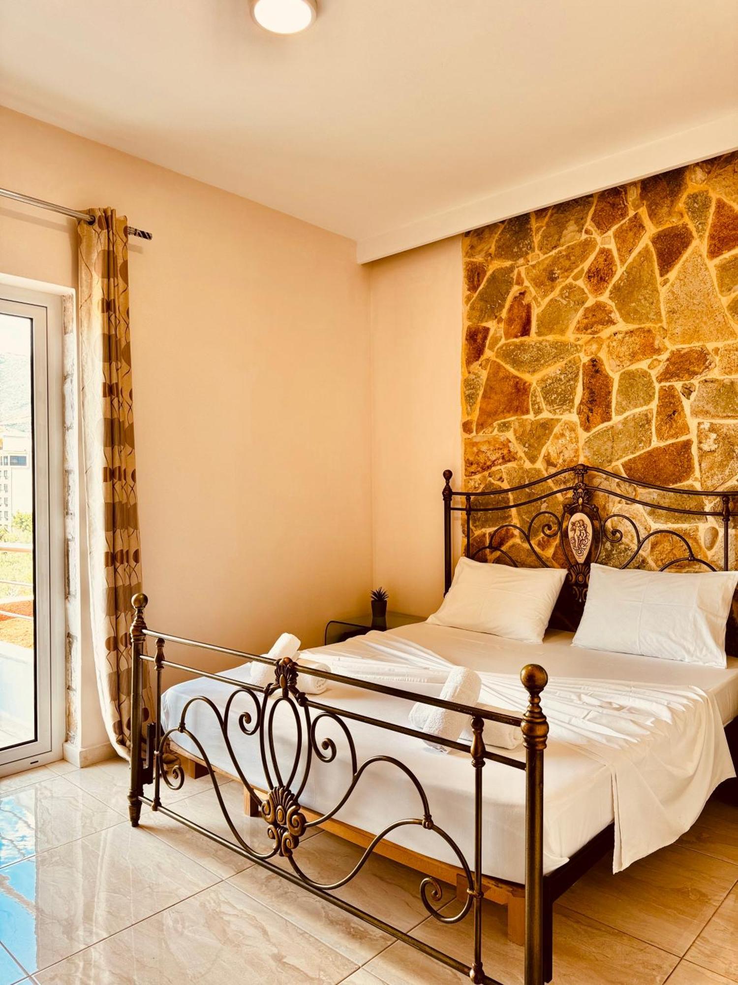 Villa Merkuri Химар Екстериор снимка